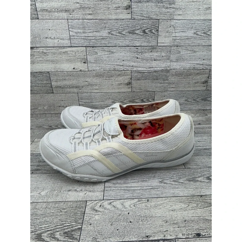 Skechers Relaxed Fit White Memory Foam Slip On Sneakers Shoes‎ Women Sz 10 23030